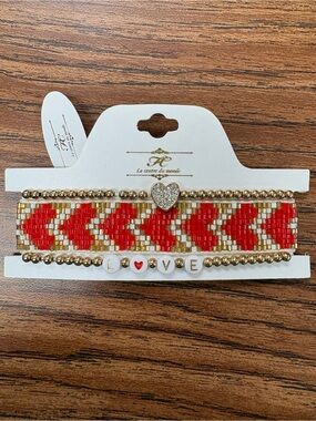 Le centre du monde Beaded LOVE Bracelet Set